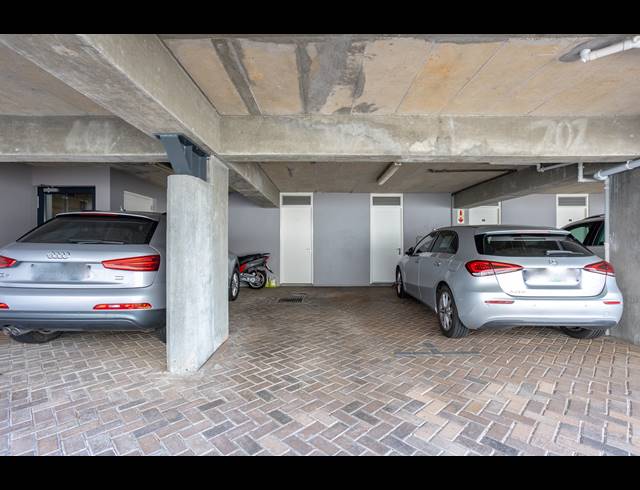2 BEDROOM APARTMENT FOR SALE IN VREDEHOEK